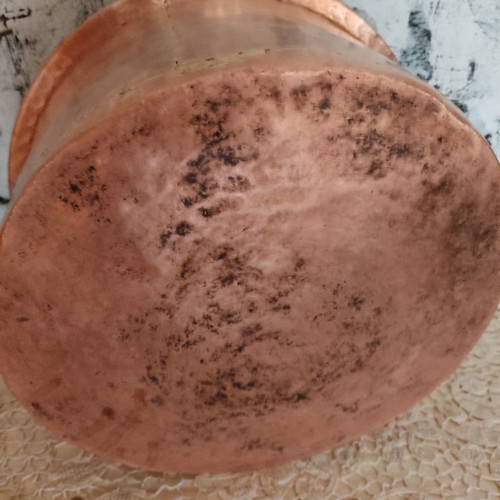 Copper pot old used in very good condition