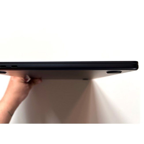 Apple MacBook Air M2 2022 8GB RAM 256GB SSD black, like new