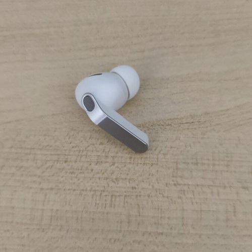 Samsung Galaxy Buds4 Pro right earbud used, white
