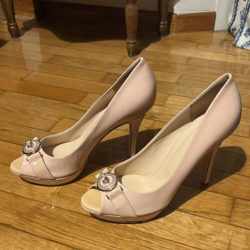 Versace Medusa patent leather heels new, size 39, pink
