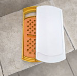 Tupperware grater with multiple cutting options