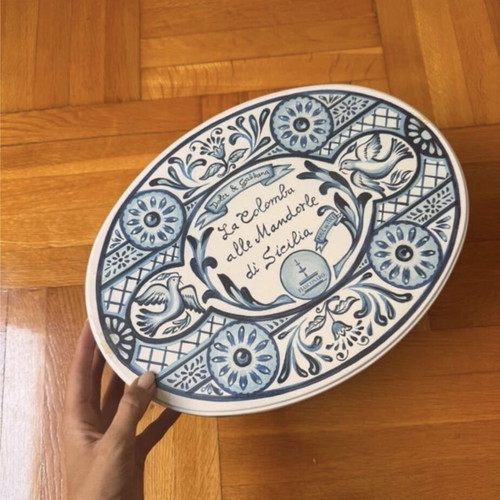 D&G storage box like new