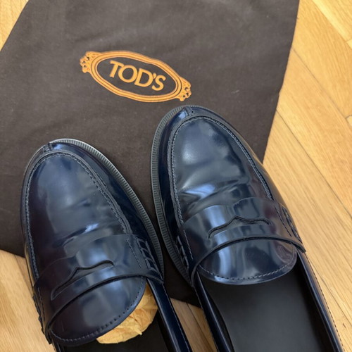 Tod's shoes like new, blue patent leather, size 40