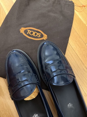 Tod's shoes like new, blue patent leather, size 40