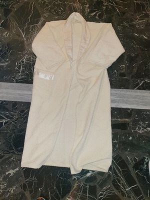 Bathrobe size M Palamaiki new without belt with small pull