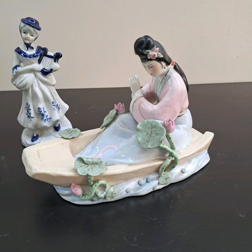 Porcelain decorations like new, set of 6 pieces