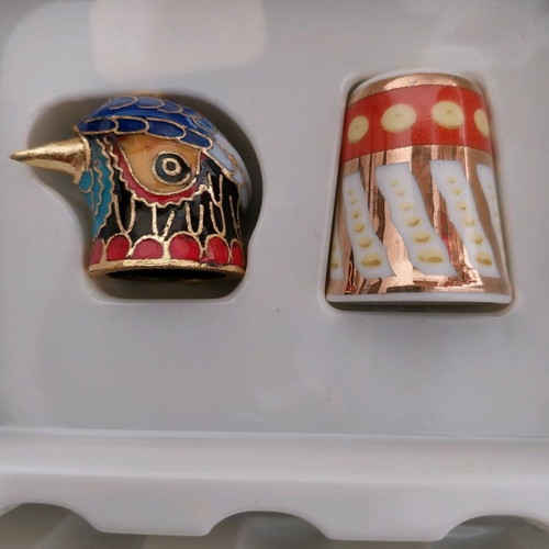 Collectible thimbles, set of 2 pieces