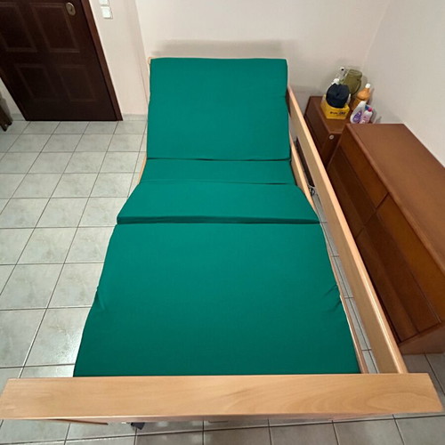 Orthopedic electric patient bed like new, Alfacare