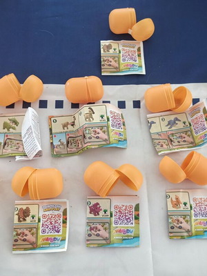 Πακέτο 11 καινούργια άδεια κουτάκια Kinder δεινόσαυροι με χαρτάκια