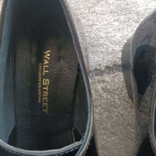 Wall Street patent leather shoes size 39 like new, black