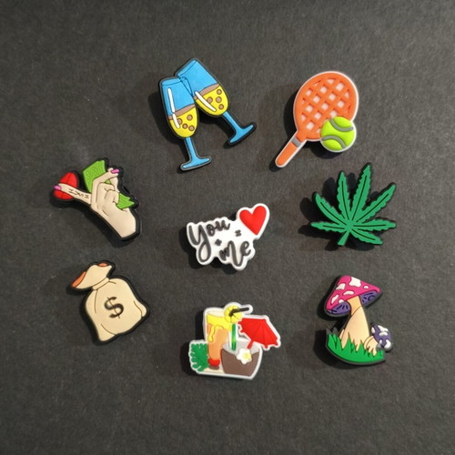 Crocs charms set like new, multicolor and green