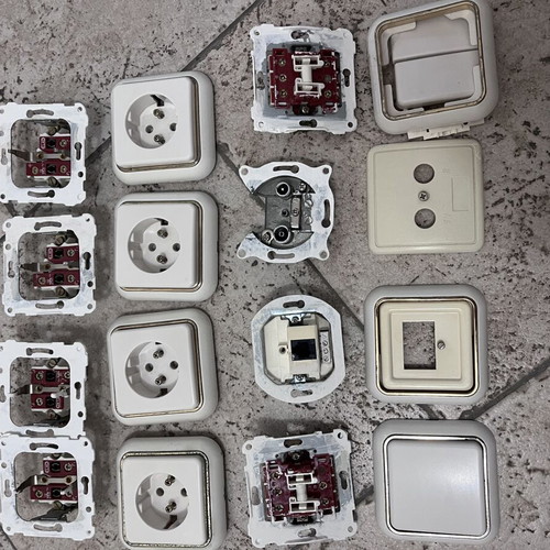 Sockets and switches set like new with 4 sockets, 2 switches, phone and antenna ports