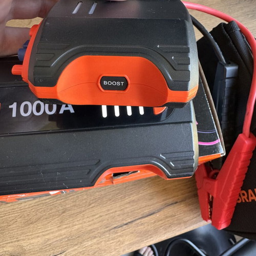Osram BatteryJumpstart 1000A lithium jump starter like new