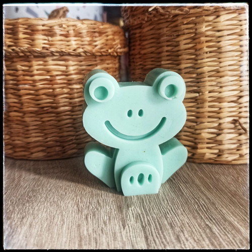 Glycerin soap SLS free with shea butter frog shape