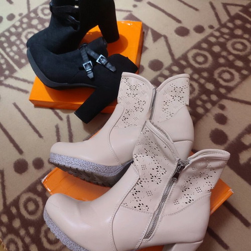 Ankle boots and sandal almost new, pack of 3 pairs