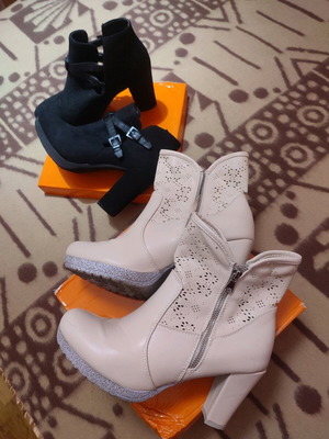 Ankle boots and sandal almost new, pack of 3 pairs