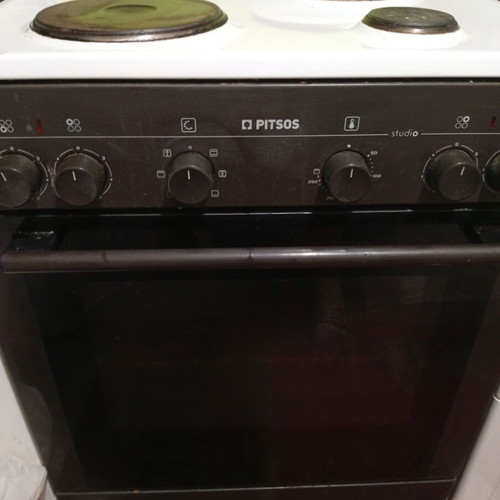 Pitsos electric stove used with enamel cooking plates
