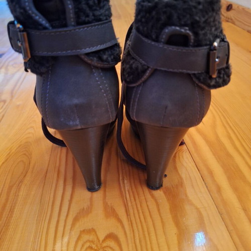 Ankle boots with fur, size 37, black and grey