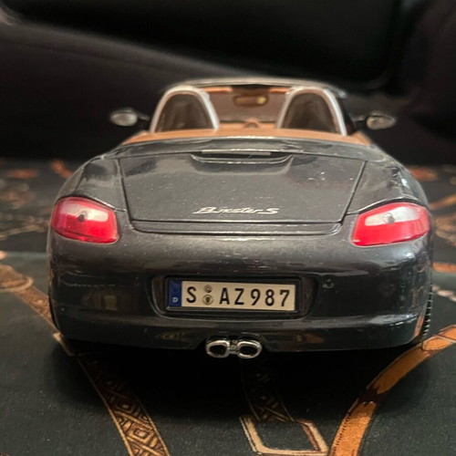 Porsche Cabrio Car Model 1:18 like new