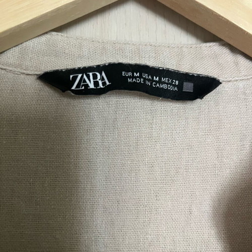 Zara beige shirt like new with gold buttons