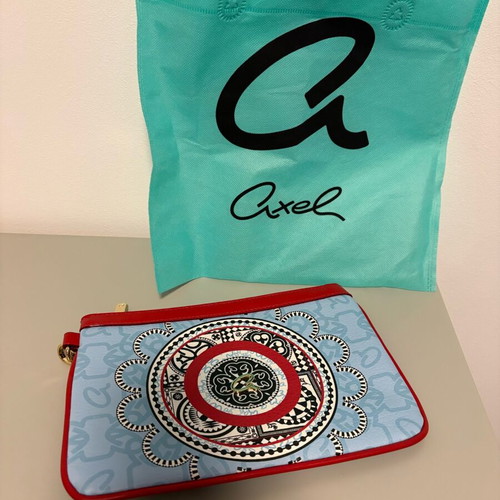 Axel Sgraffito envelope bag like new