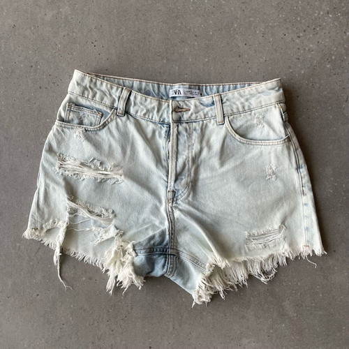 Zara women's denim shorts like new, distressed, size 38