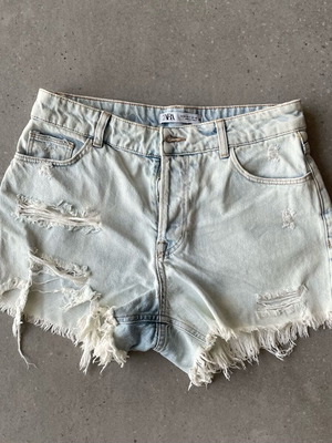 Zara women's denim shorts like new, distressed, size 38