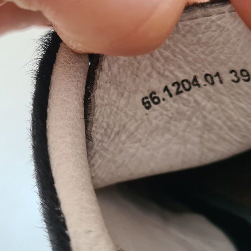 Maruti sneakers like new with black pony skin size 39