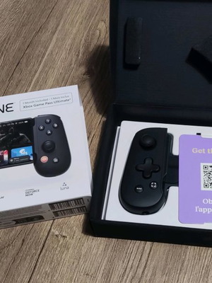 Backbone One Android used with USB Type-C and headphone jack