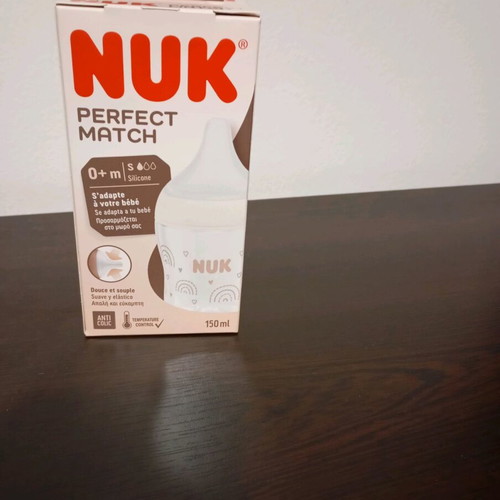 Baby bottles and pacifier like new, pack with Nuk and Chicco