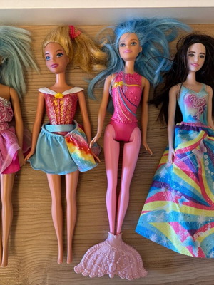 Barbie dolls used, pack of 4 Mattel