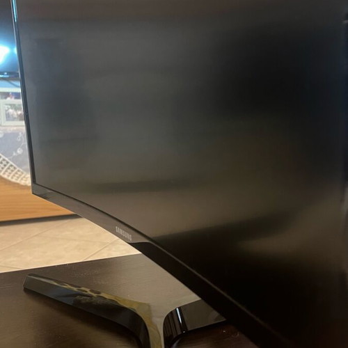 Samsung Curved Monitor 21’ like new with power cable