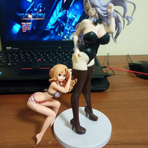 Ecchi Anime Figures like new, Beatrice Bunny Girl and Asuna Bikini