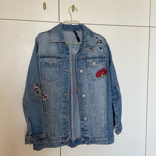 Jean jacket with embroidery Stradivarius used, size S