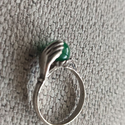 Silver ring 925 with green stone like new, size 18-19mm
