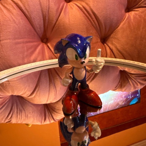 Sonic the Hedgehog decorative figurine like new