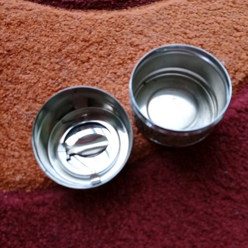 Windproof metal ashtray like new with lid