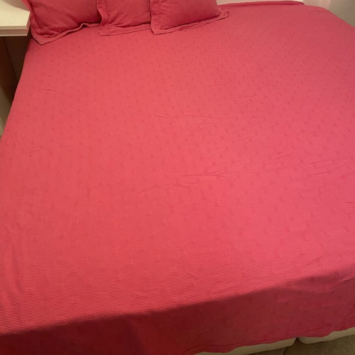 Pique Blanket Kentia super king size with three matching pillows, like new