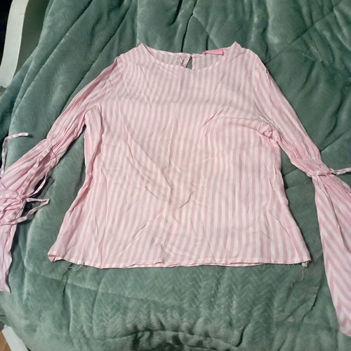 Women's pink blouse like new, spring style with bell sleeves