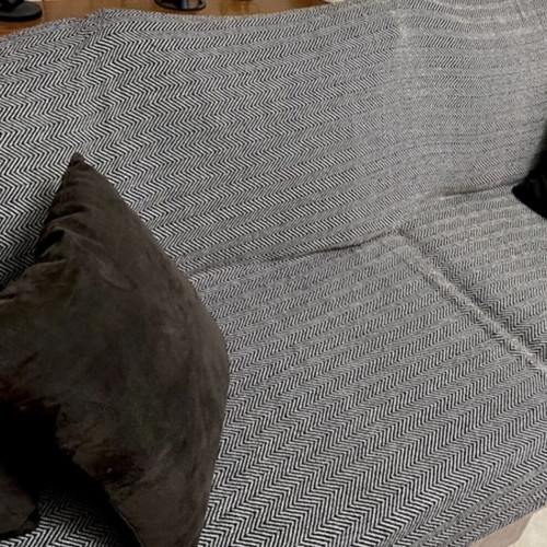 Sofa throws like new, pack of 3, white-black zigzag