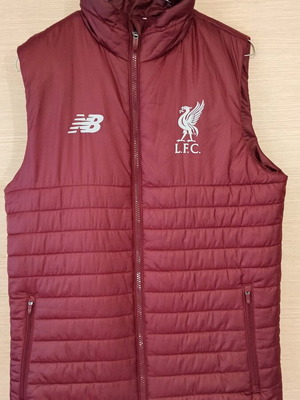 New Balance x Liverpool Gilet like new, official licensed product