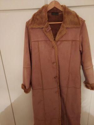 Fur coat brown new, size M