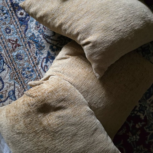 Decorative sofa pillows 5 pieces like new 40x40