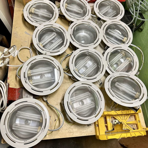 Spot recessed lights used, pack of 12 with transformers