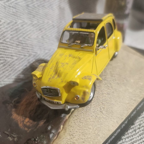 Citroen 2CV metal miniature new, James Bond car collection 1:43