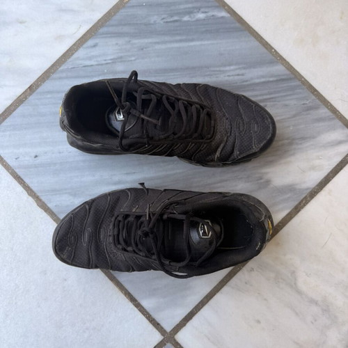 Nike Air Max Plus sneakers, size 44, black