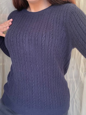 Blue pullover like new, very soft and elastic, size M