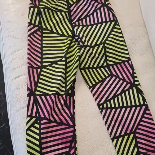 Nike cycling leggings like new, colorful, below the knee