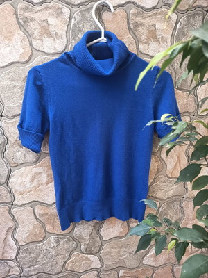 Blue short-sleeve knit top like new, size L/XL