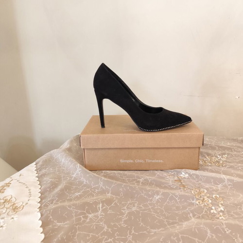 Migato suede black pumps like new, size 41, 10cm heel